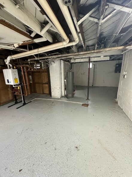 Building Photo - 939 Pershing Ave