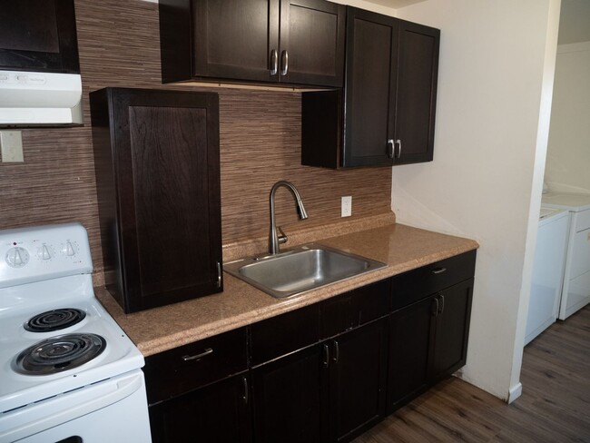 Building Photo - Bright 2-Bedroom Easton Apartment with Out...