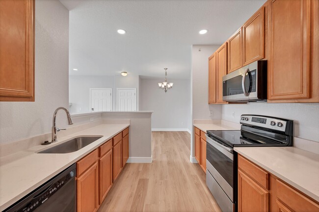 Building Photo - 15700 E Jamison Dr