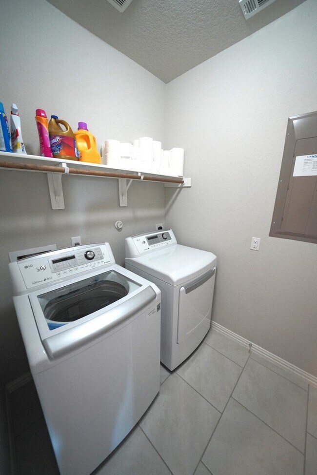 Building Photo - Immaculate First Time Rental in Potranco Run!