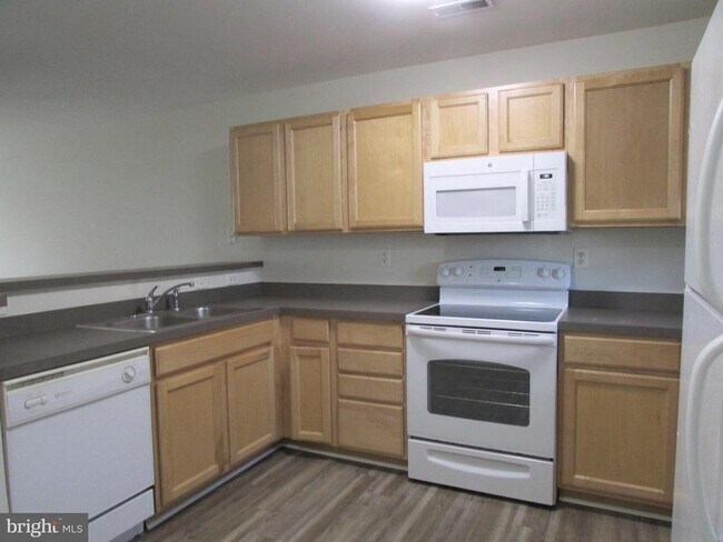 Building Photo - 3104 Caitlins Way