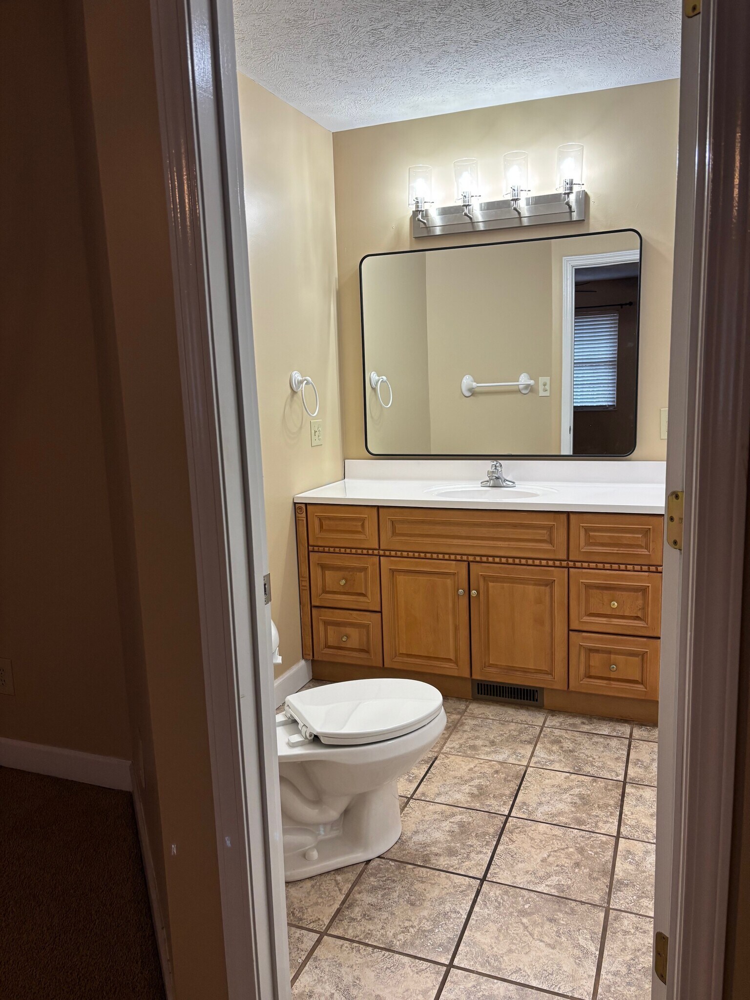 Building Photo - 710 Forest Dr