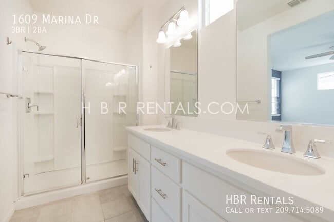 Building Photo - 1609 Marina Dr