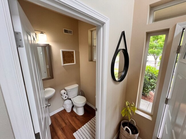 Building Photo - Spacious 3BR/2.5BA w/ Open Floor Plan, Fenced Yard, Office Nook & Garage