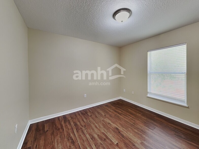 Building Photo - 1605 Pickard Cir