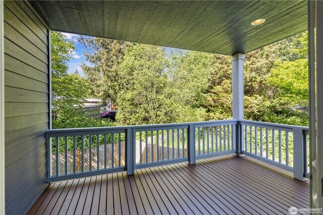 Building Photo - Newer Modern Townhome, Attached 2 car garage, Bedroom and bath on ground level