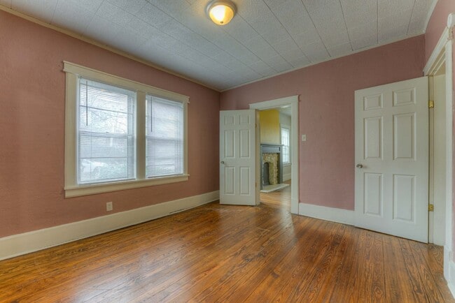 Building Photo - Limited Time: Qualified Tenants Get Half P...