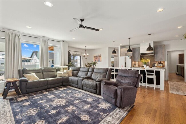 Building Photo - Beautiful Heights Home!