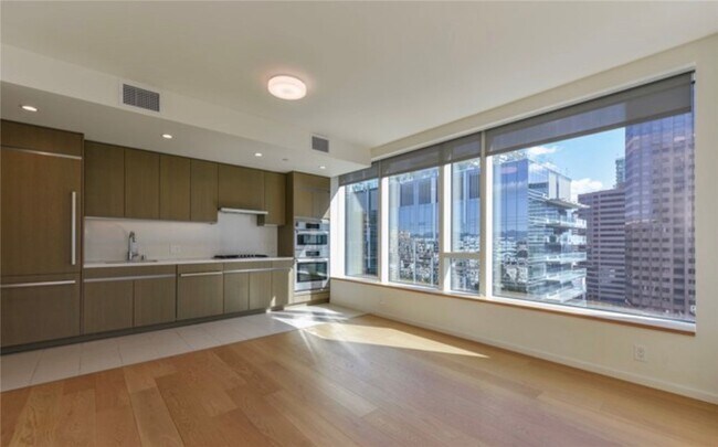 Building Photo - 889 Francisco St