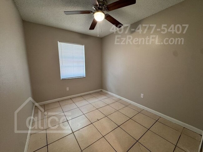 Building Photo - 906 S Holly Ave