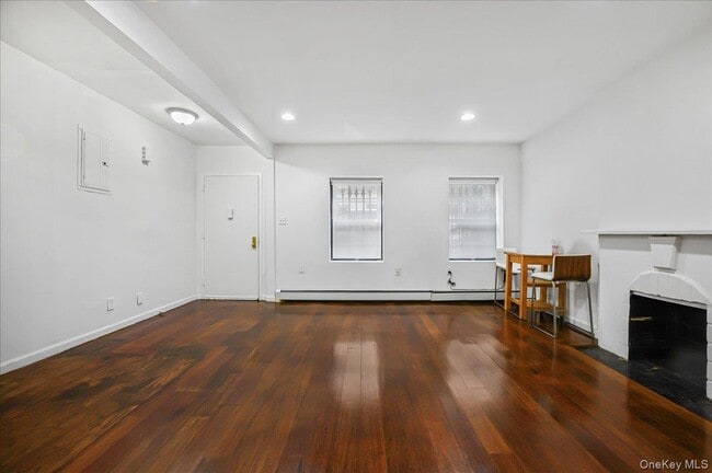 Building Photo - 53 Linden St