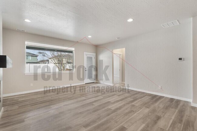 Building Photo - 1329 N Tschirley St