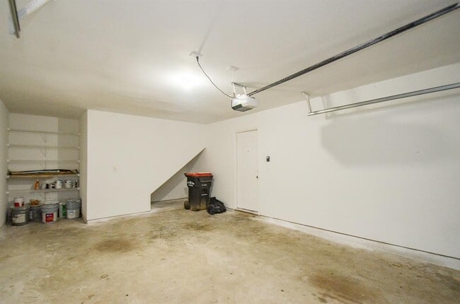 Building Photo - 718 Pine Lodge Dr