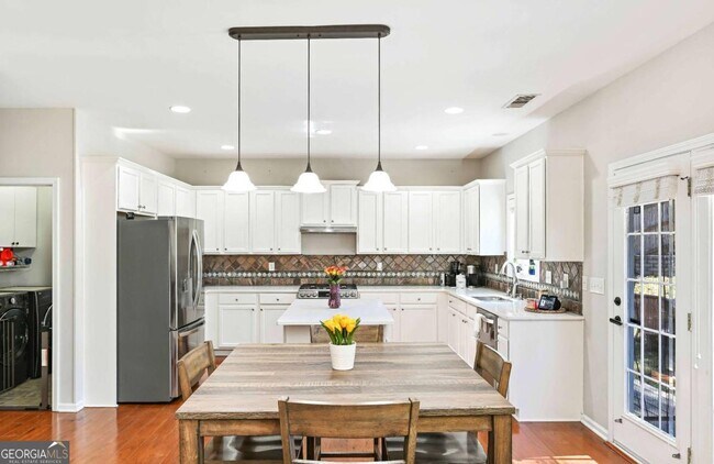 Building Photo - 2675 Huddlestone Way