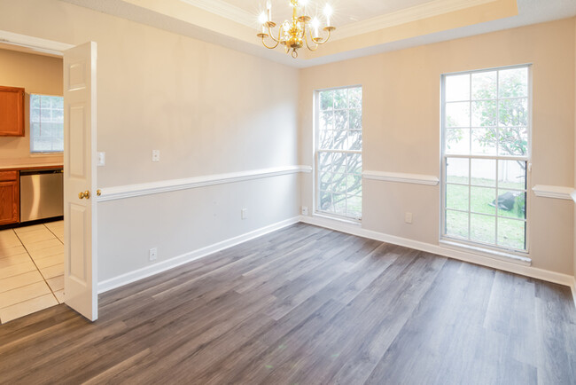 Building Photo - Large Goose Creek Home