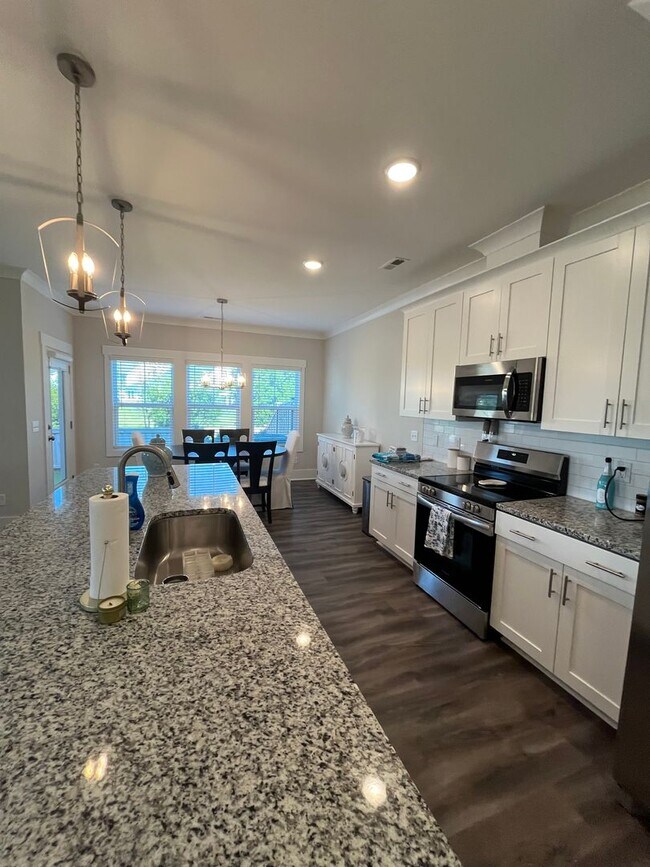 Building Photo - 7404 Springwater Dr