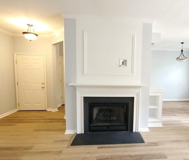 Building Photo - 8011 Allyns Landing Way