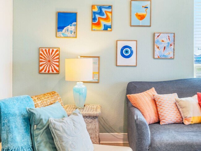 Building Photo - 986 Bahama Dr