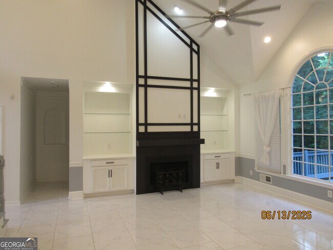 Building Photo - 115 Sutton Ct