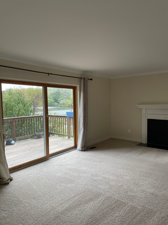 Building Photo - 7527 Broken Staff