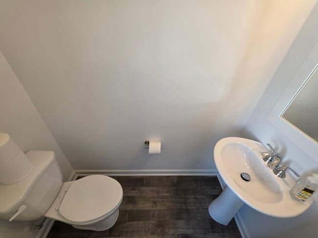 Building Photo - 222 Clement Lp