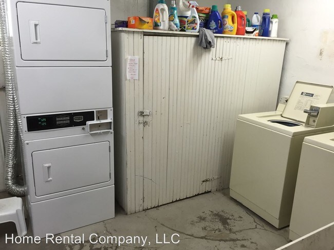 Building Photo - 1448-1450 Lake Dr SE