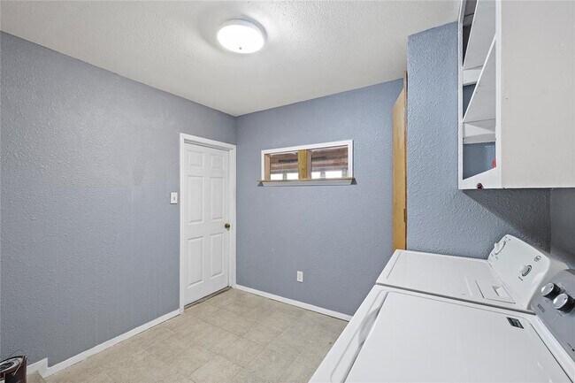 Building Photo - 11611 Prairie Hen Ln