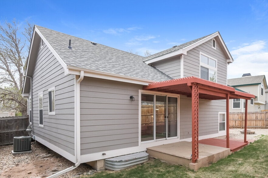 Building Photo - 7647 Halleys Dr