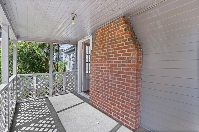 Building Photo - 4037-4039 Roswell St