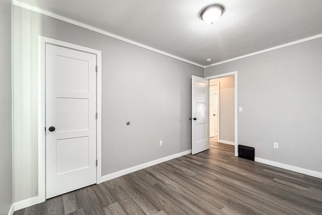 Building Photo - Remodeled 3-Bedrom Richland Alphabet Home ...