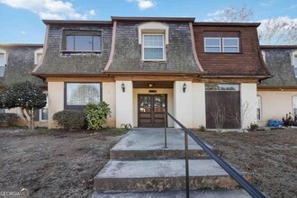 Building Photo - 46 Le Parc Fontaine