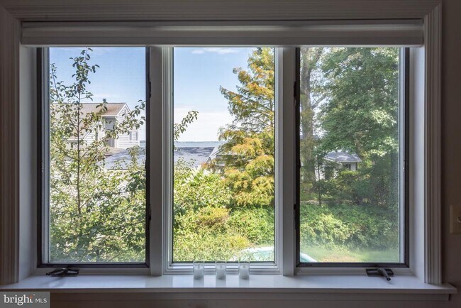 Building Photo - 4706 Frederick Ave