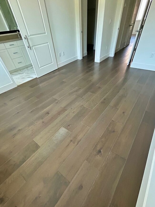Building Photo - Brand new townhouse, 3 bed / 3 bath, 2 car...