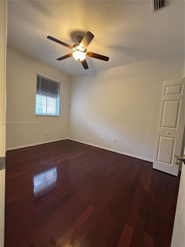 Building Photo - 4931 N Harbor Isles Dr