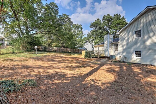 Building Photo - 2640 Tritt Ln