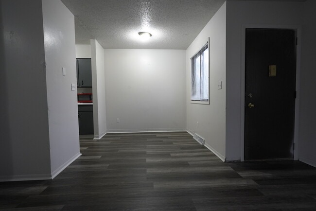 Building Photo - 1308 E 29th St