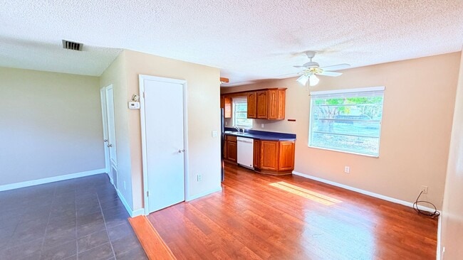 Building Photo - Beautifully Renovated 3-Bedroom Home with Upgrades in Deltona Lakes!!!