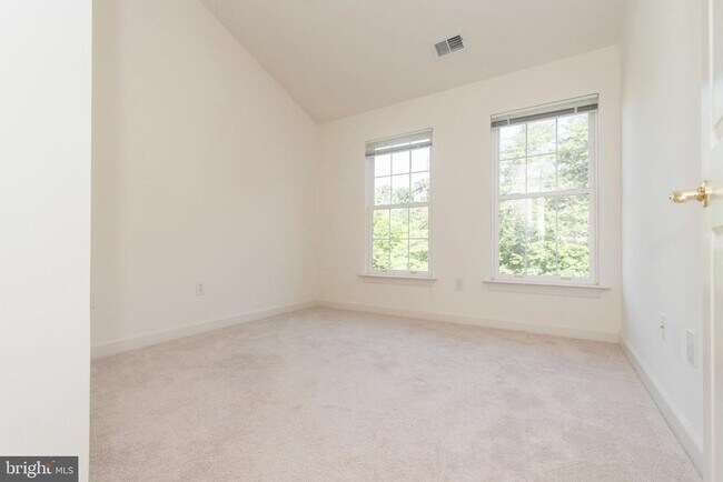 Building Photo - 22 Calabash Ct