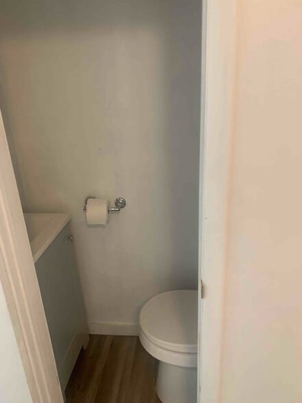 Building Photo - 231 Park St