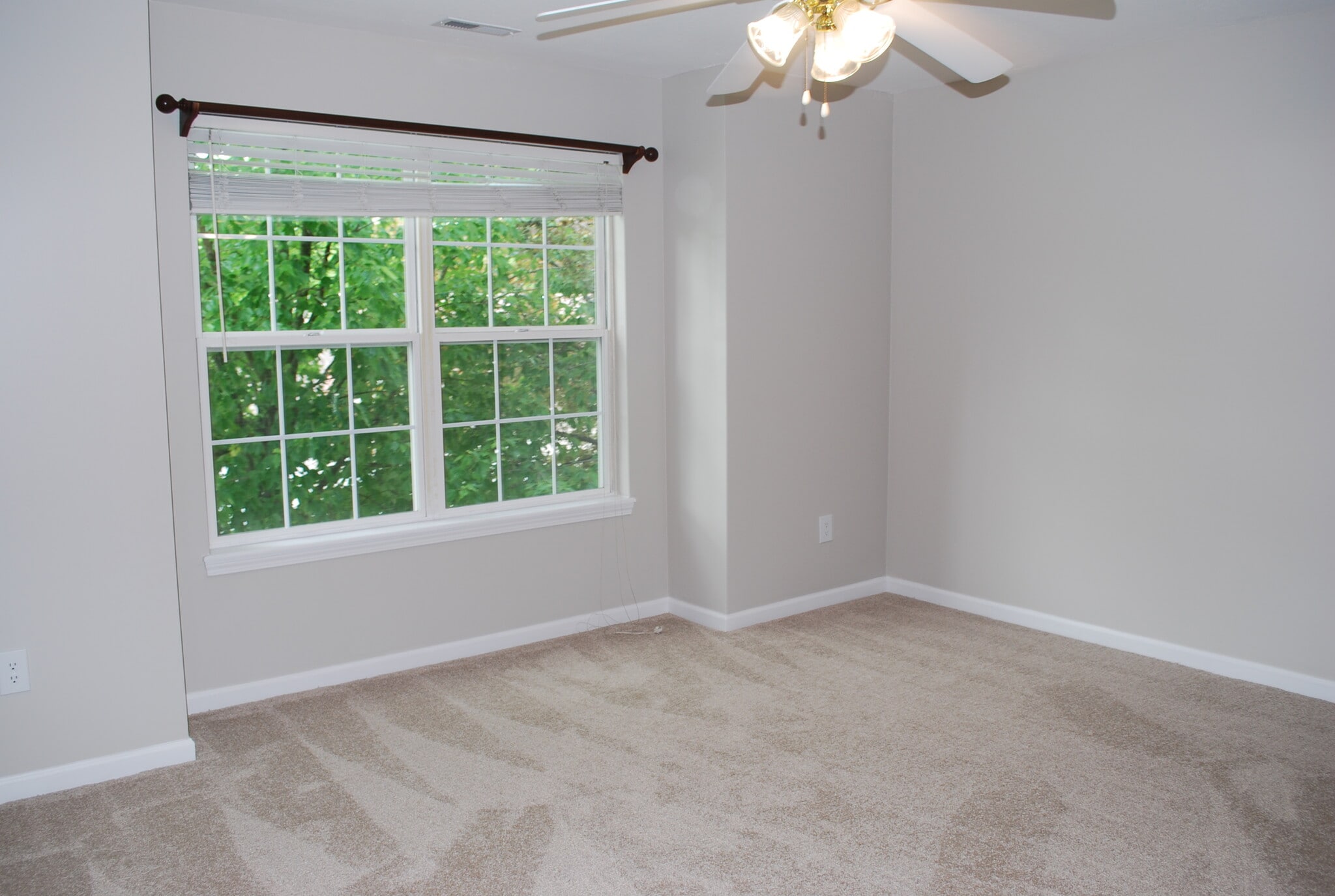 Building Photo - 22666 Lenox Dr