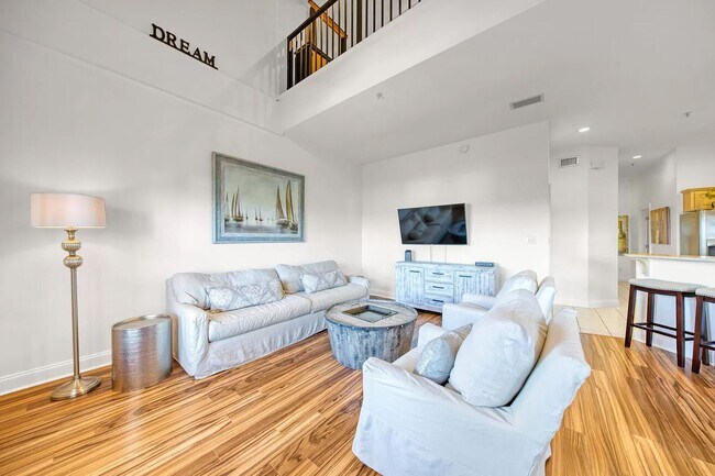 Building Photo - Fully furnished 3-Bedroom in The Plaza of Destin