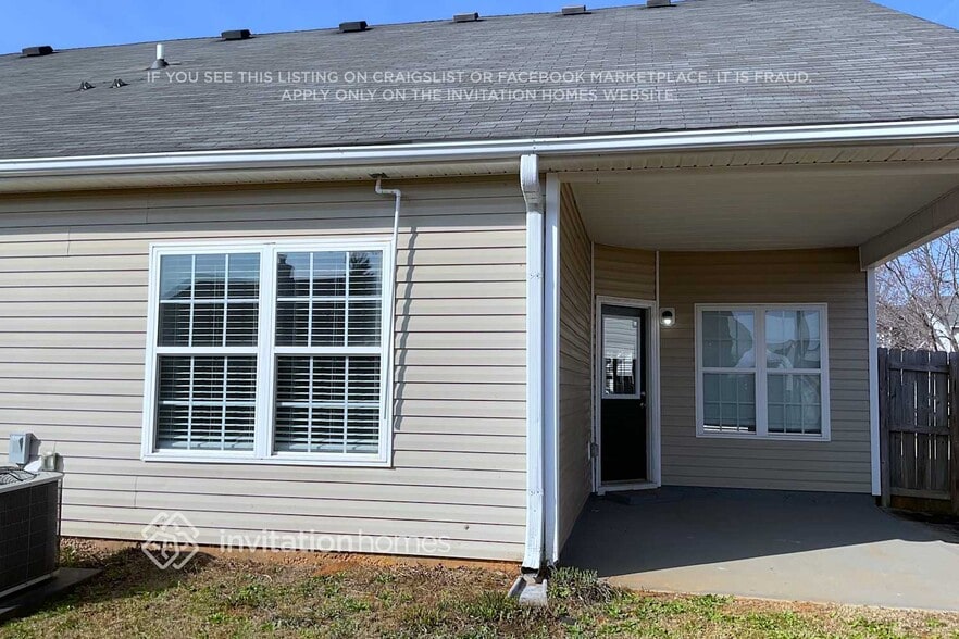 Building Photo - 805 City Park Dr