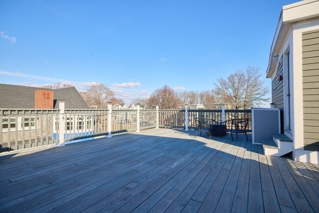 Building Photo - 23-25-25 Bowdoin Ave