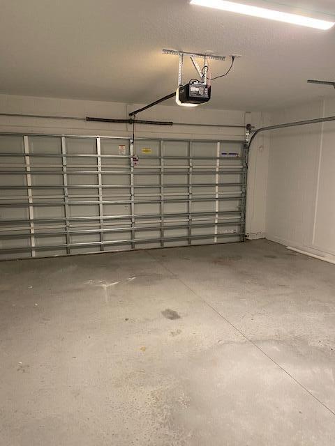 Building Photo - 622 Papillon St SW