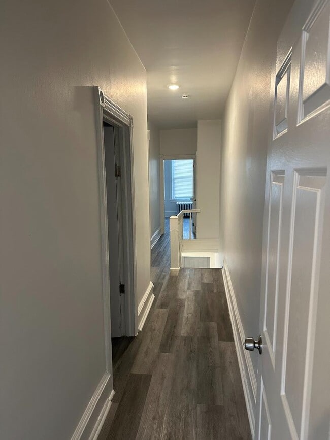 Building Photo - 2449 N 33rd St