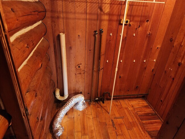 Building Photo - 3886 N West River Rd