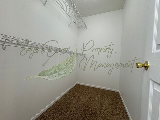 Building Photo - BEAUTIFUL BLUE SPRINGS HOME!!!