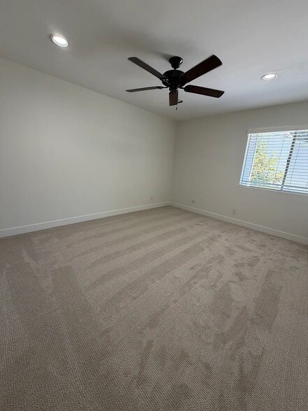 Building Photo - 18241 Andrea Cir N