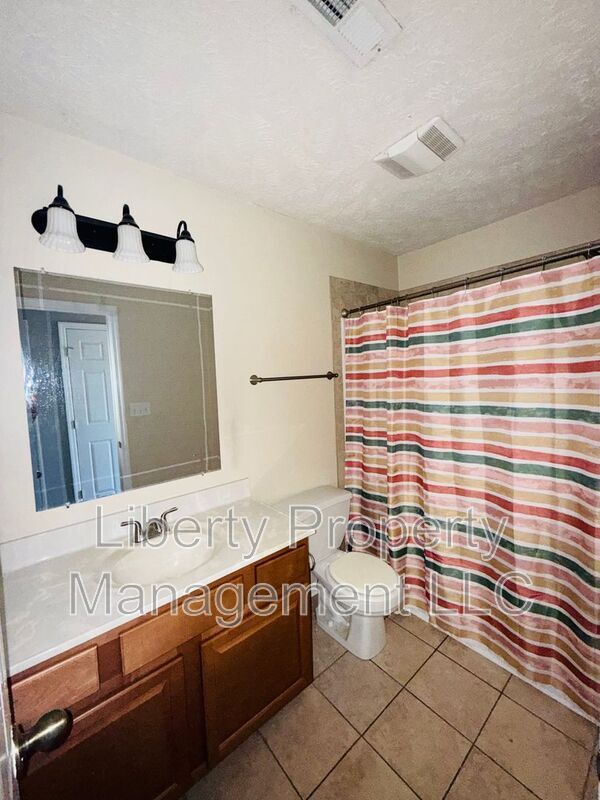 Building Photo - 274 Waterdown Dr