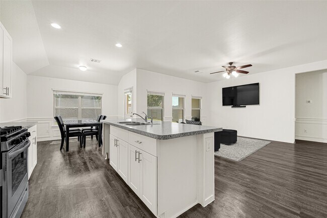 Building Photo - 3022 Sandpiper St